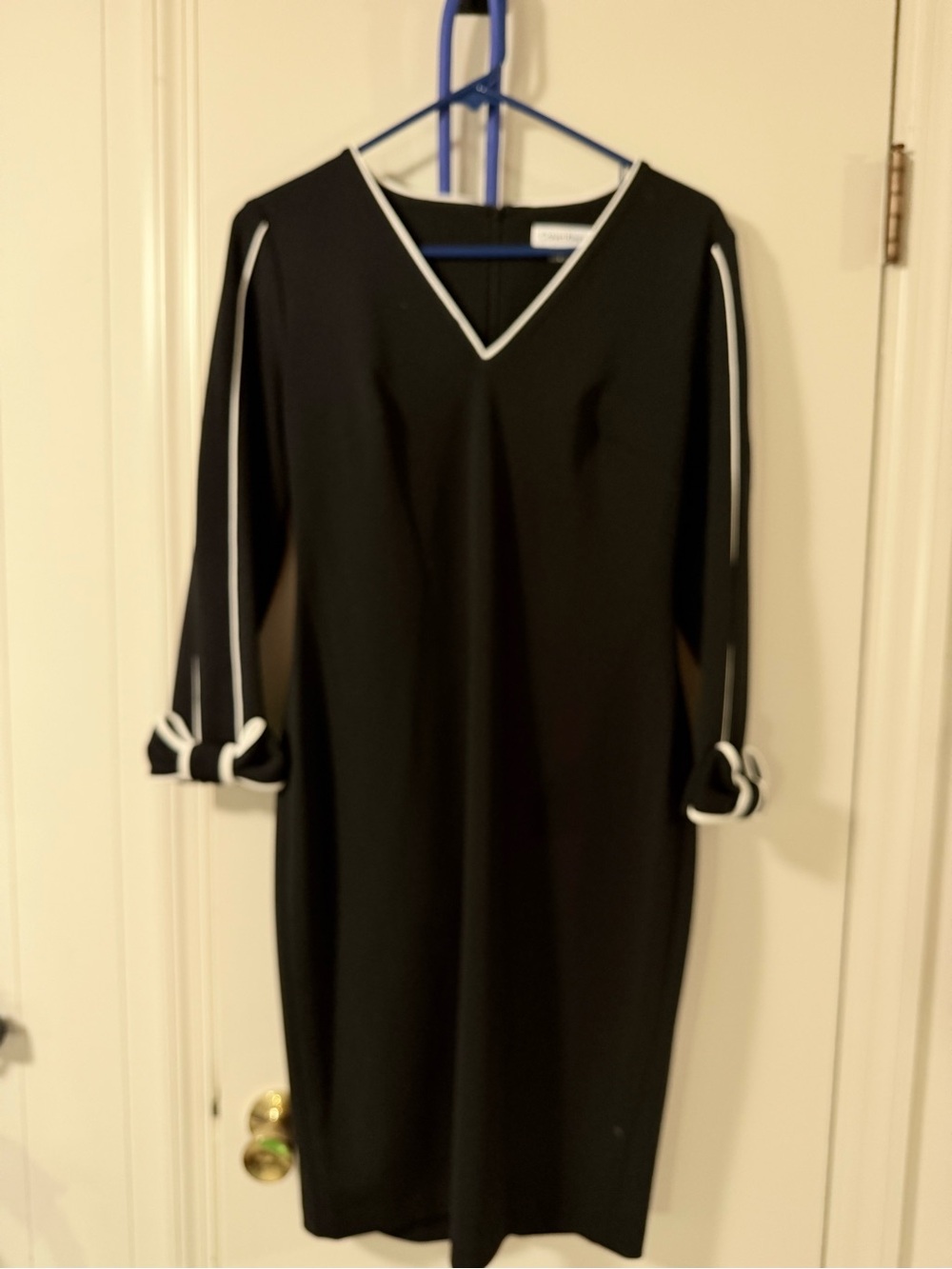 Calvin Klein Black V‑Neck Sheath Dress with White Trim